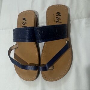 NWOT- Artesanal Leather Toe-Ring Slide Sandals for Women. 100% leather.